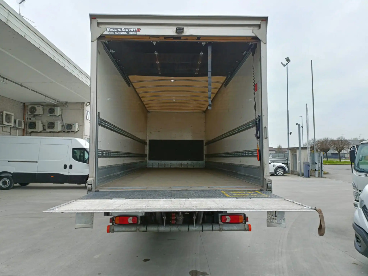 SPONDA IDRAULICA DHOLLANDIA 1500 KG - Tail lift: picture 1 SPONDA IDRAULICA DHOLLANDIA 1500 KG - Tail lift: picture 1