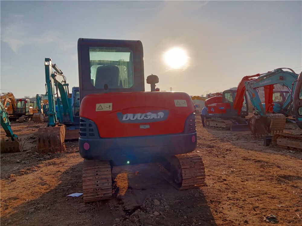 Mini excavator Doosan DH60-7: picture 7