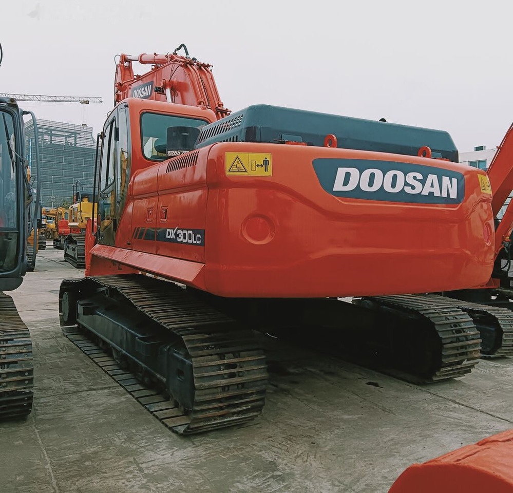 Doosan DX300 - Crawler excavator: picture 2 Doosan DX300 - Crawler excavator: picture 2
