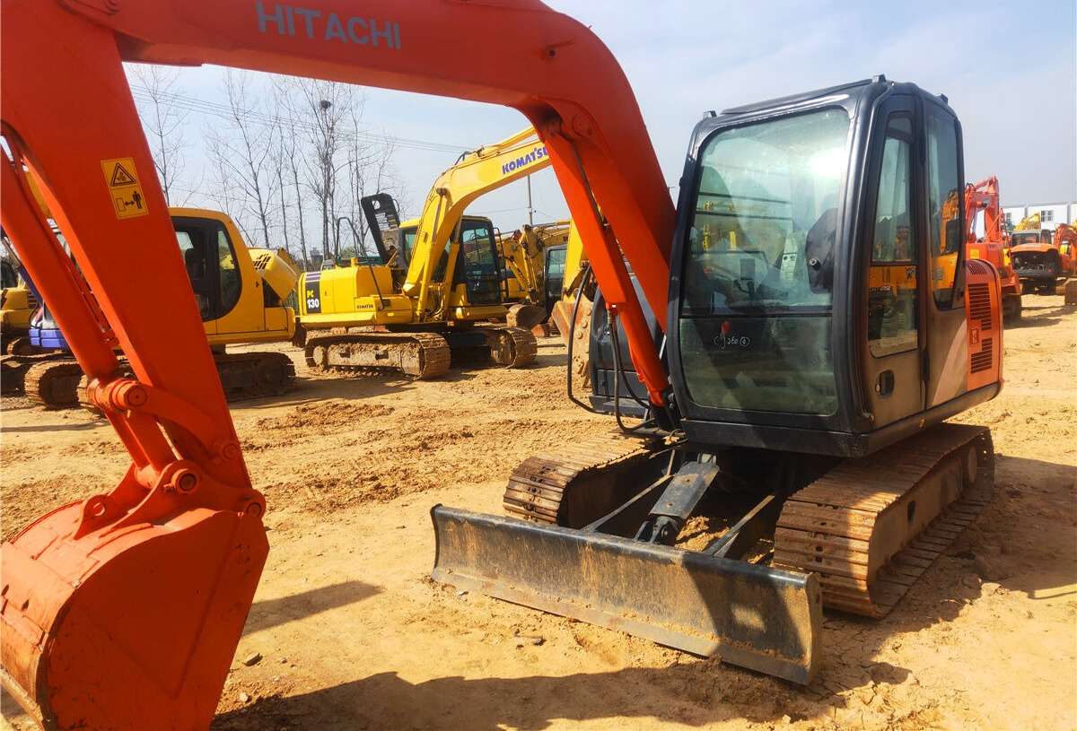 Hitachi ZX60 - Mini excavator: picture 2 Hitachi ZX60 - Mini excavator: picture 2
