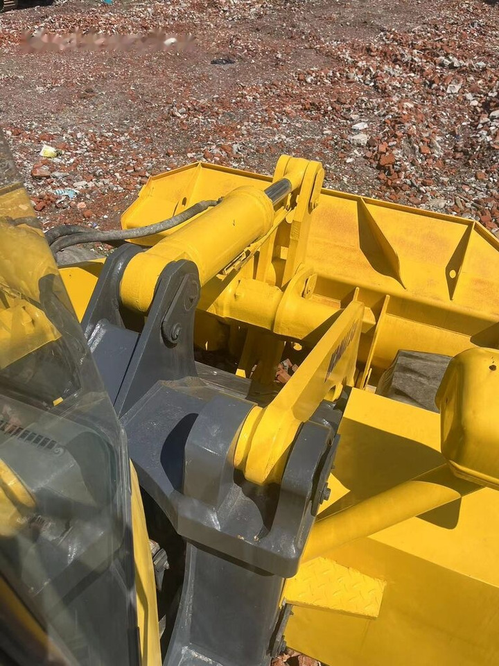 Komatsu WA380 - Wheel loader: picture 3 Komatsu WA380 - Wheel loader: picture 3