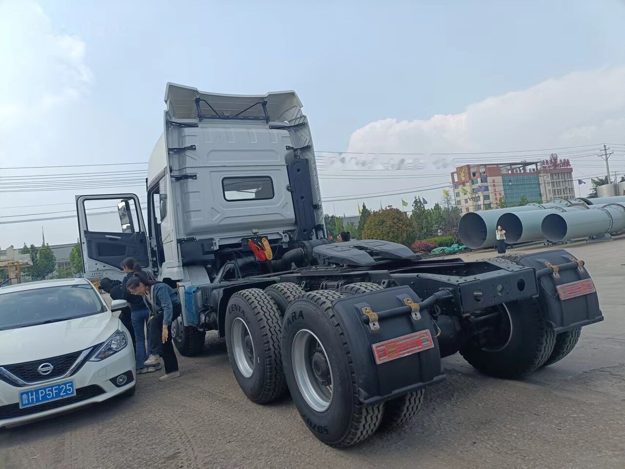 Tractor truck Shacman X3000: picture 7 Tractor truck Shacman X3000: picture 7