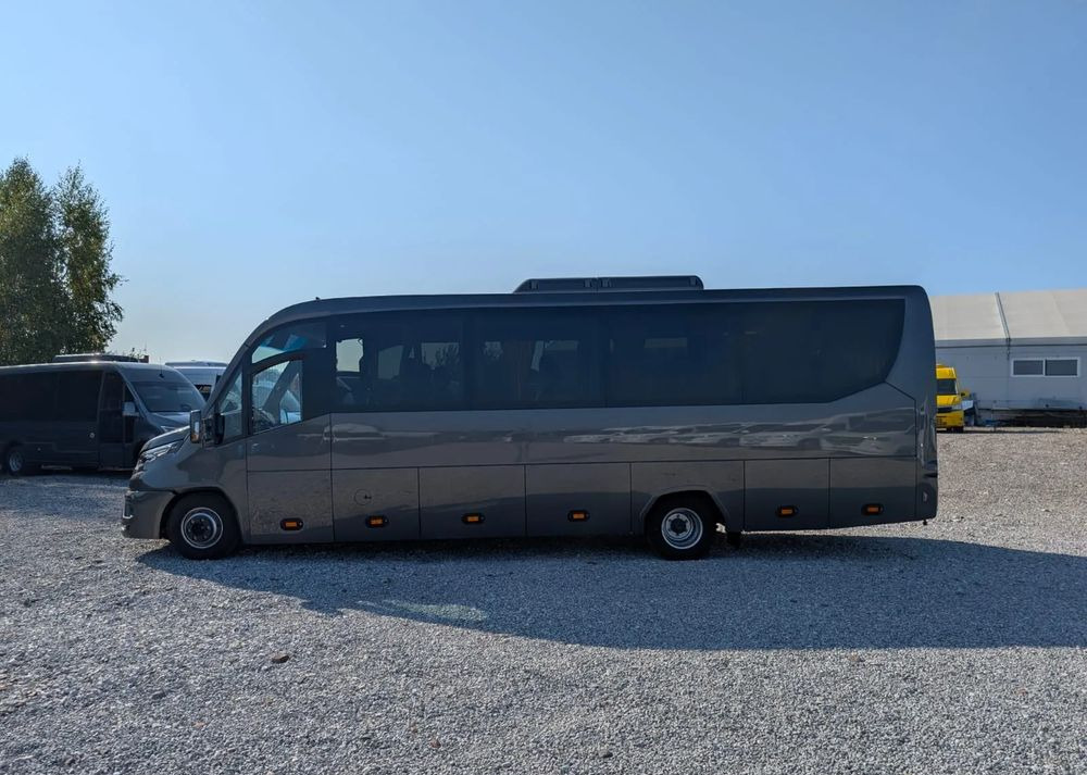 New Minibus, Passenger van Iveco Daily 70C21: picture 10