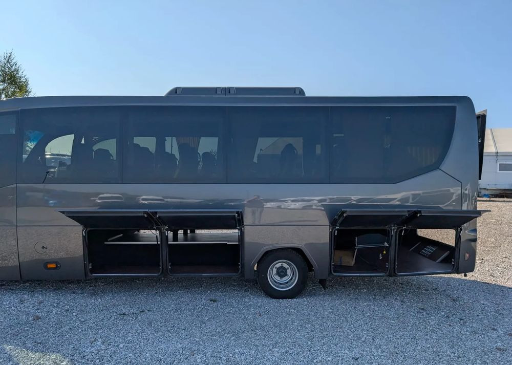 New Minibus, Passenger van Iveco Daily 70C21: picture 11