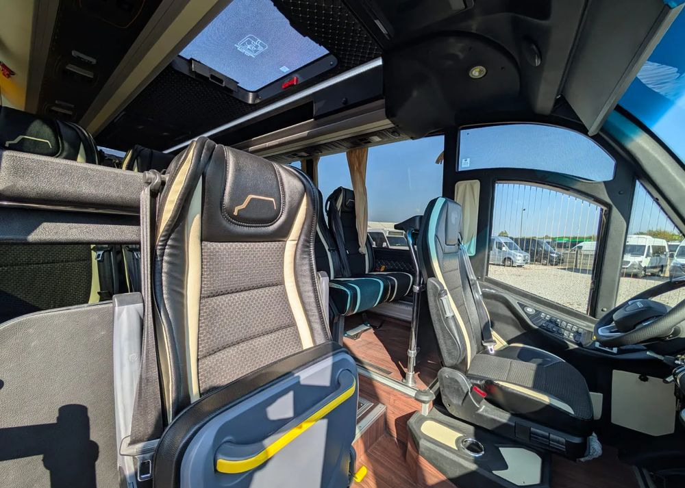 New Minibus, Passenger van Iveco Daily 70C21: picture 17