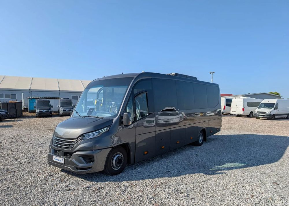 New Minibus, Passenger van Iveco Daily 70C21: picture 13