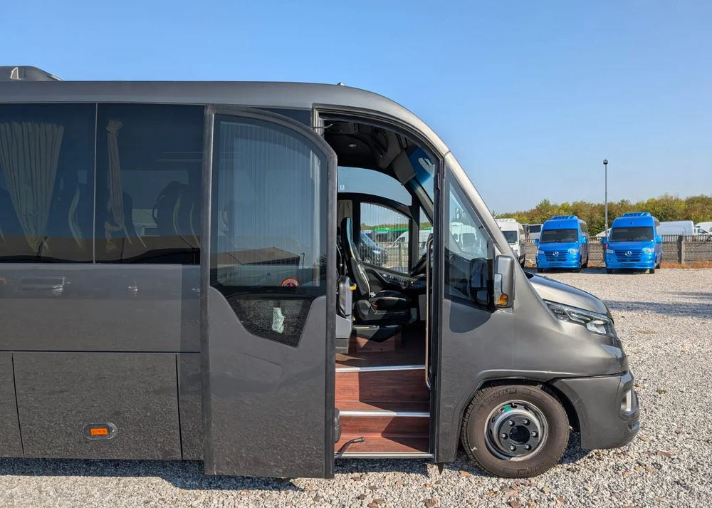 New Minibus, Passenger van Iveco Daily 70C21: picture 16