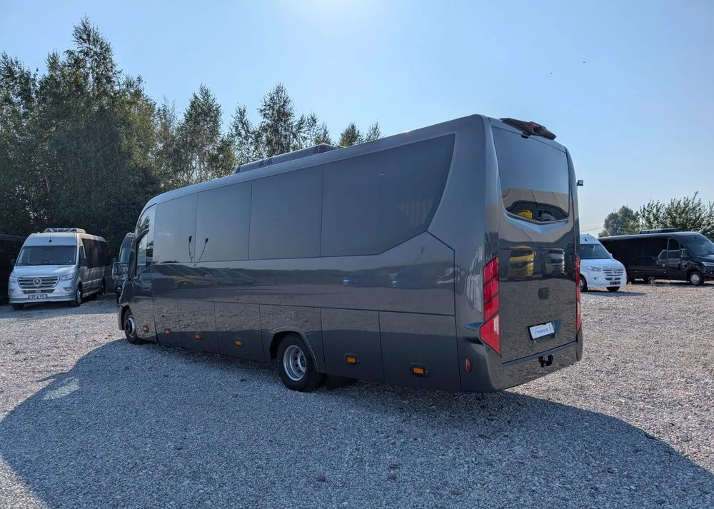 New Minibus, Passenger van Iveco Daily 70C21: picture 9