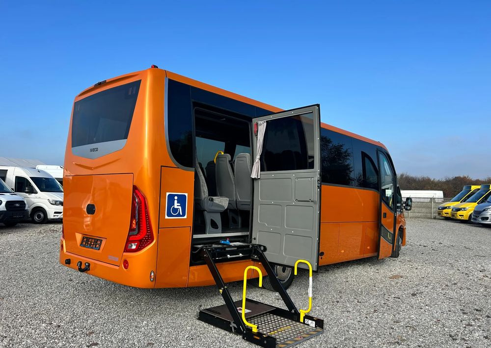 Iveco Daily - Minibus, Passenger van: picture 1 Iveco Daily - Minibus, Passenger van: picture 1