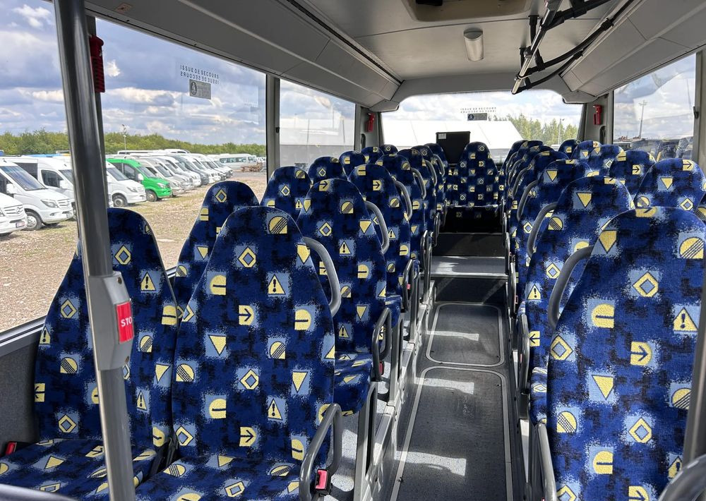 Suburban bus Mercedes-Benz Intouro: picture 14