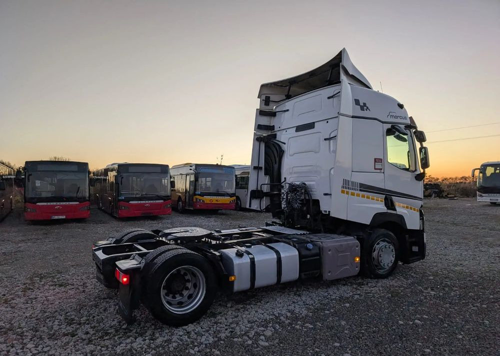 Renault T440 - Tractor truck: picture 4 Renault T440 - Tractor truck: picture 4