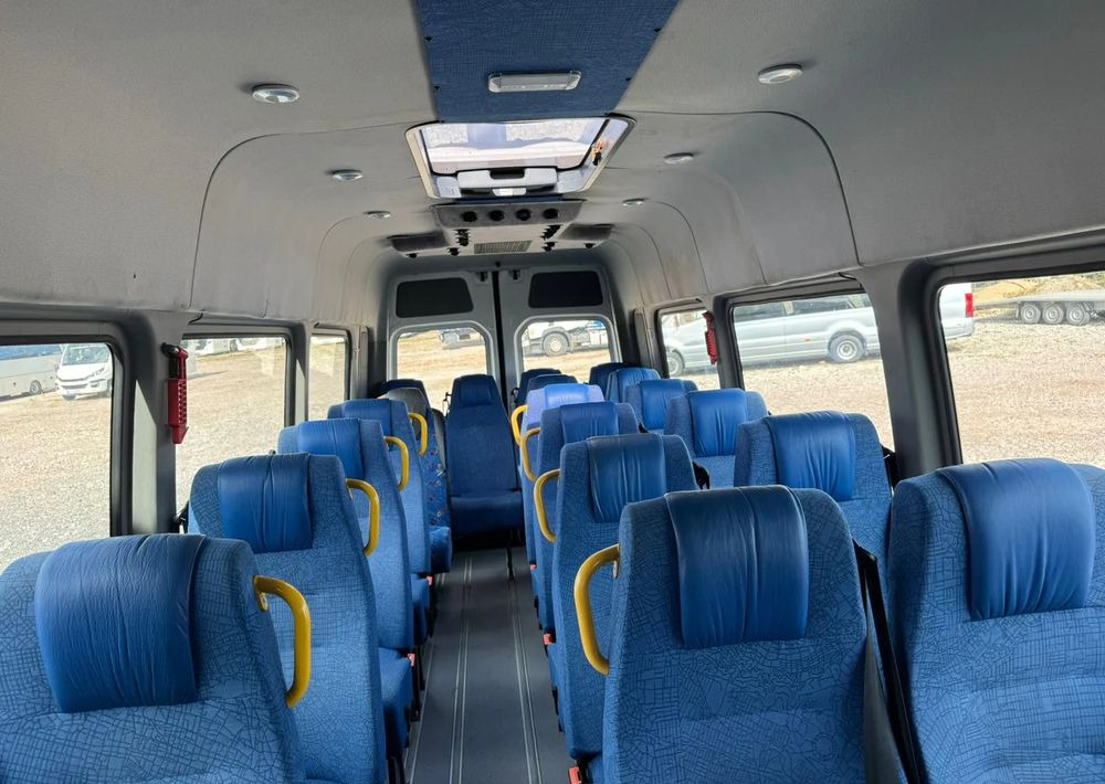 Volkswagen Crafter - Minibus, Passenger van: picture 4 Volkswagen Crafter - Minibus, Passenger van: picture 4