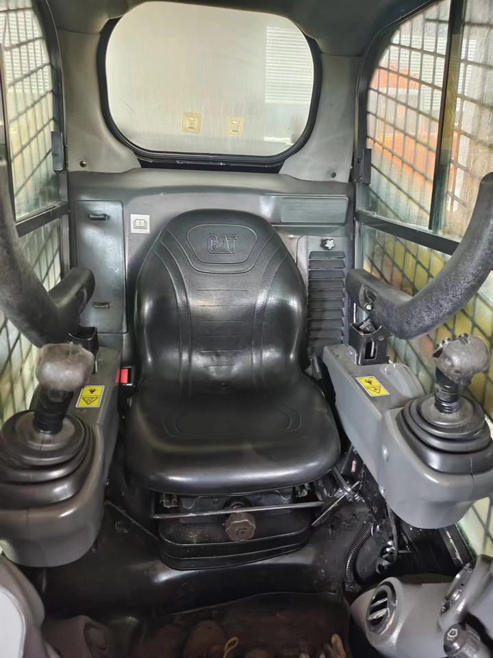 CATERPILLAR 246D - Skid steer loader: picture 5 CATERPILLAR 246D - Skid steer loader: picture 5