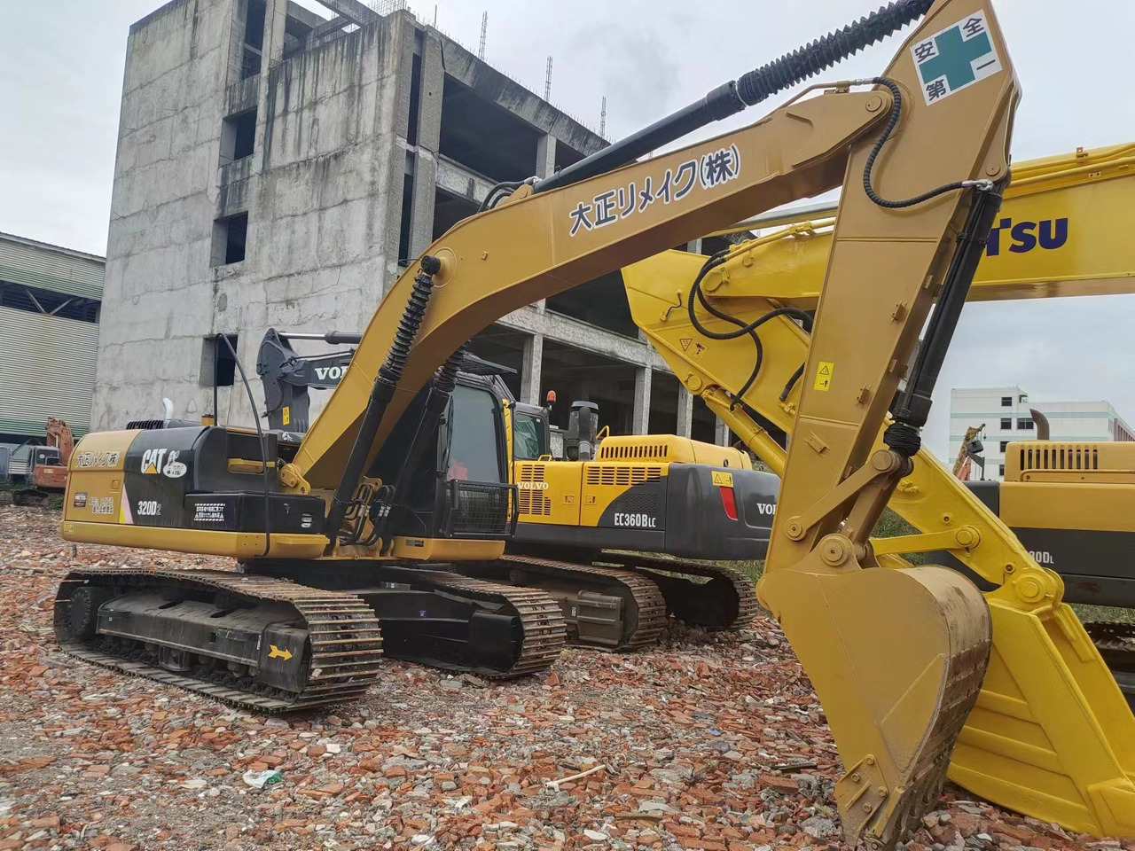 CATERPILLAR CAT 320D - Crawler excavator: picture 1 CATERPILLAR CAT 320D - Crawler excavator: picture 1