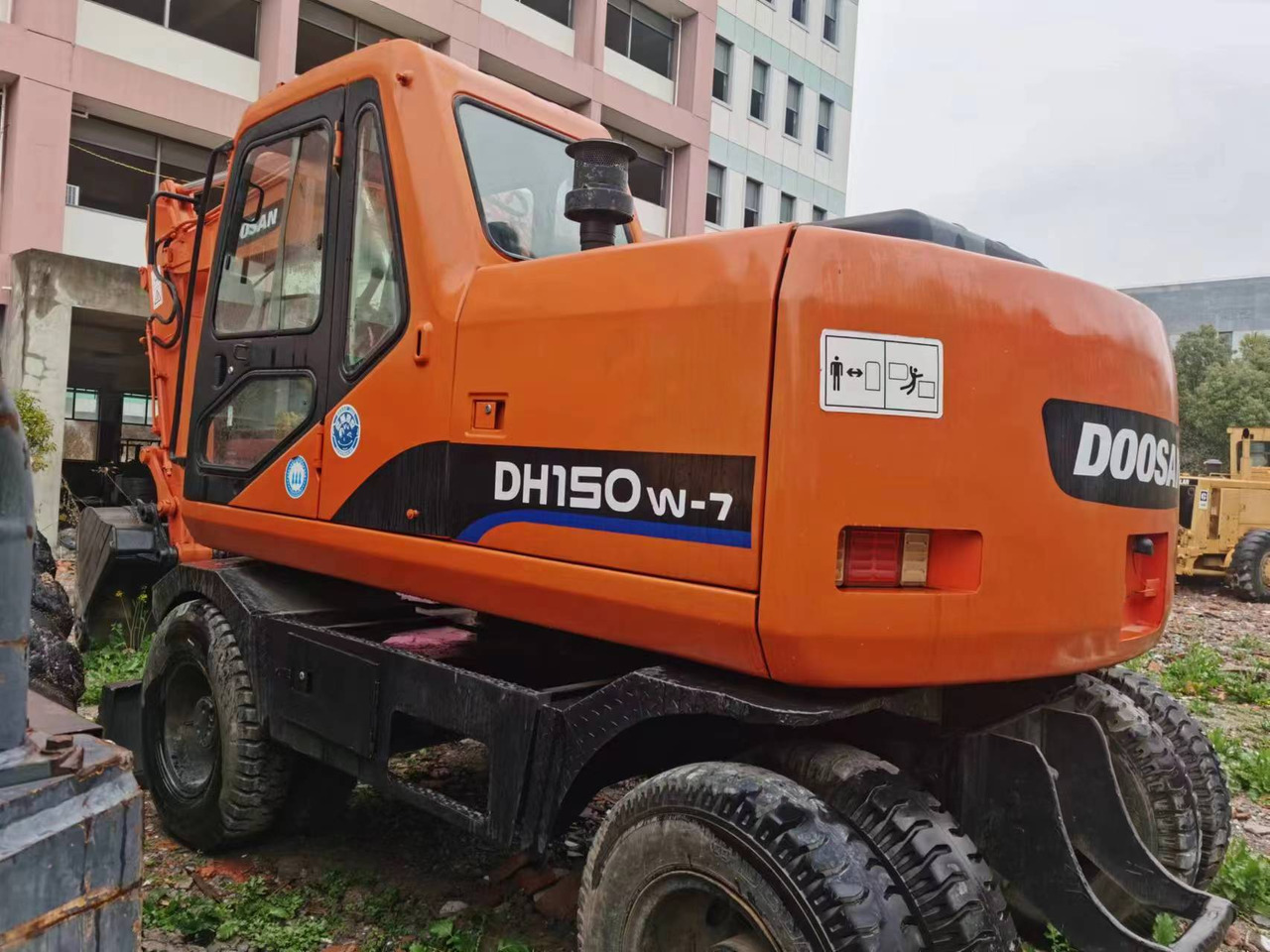 DOOSAN DH150W-7 - Wheel excavator: picture 2 DOOSAN DH150W-7 - Wheel excavator: picture 2