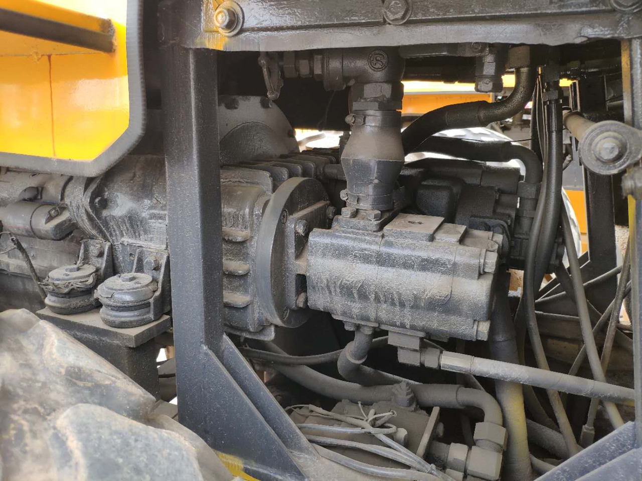 DYNAPAC CA301D - Compactor: picture 4 DYNAPAC CA301D - Compactor: picture 4