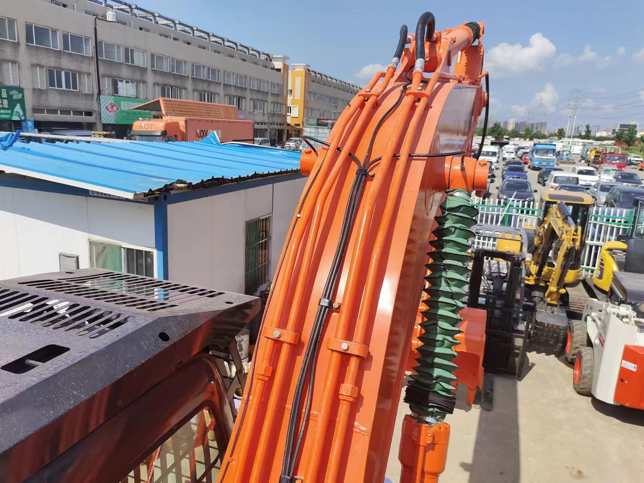 HITACHI ZX200 - Crawler excavator: picture 4 HITACHI ZX200 - Crawler excavator: picture 4