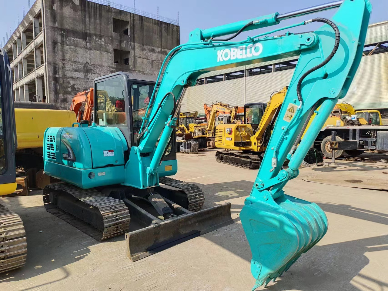KOBELCO SK60-8 - Mini excavator: picture 1 KOBELCO SK60-8 - Mini excavator: picture 1