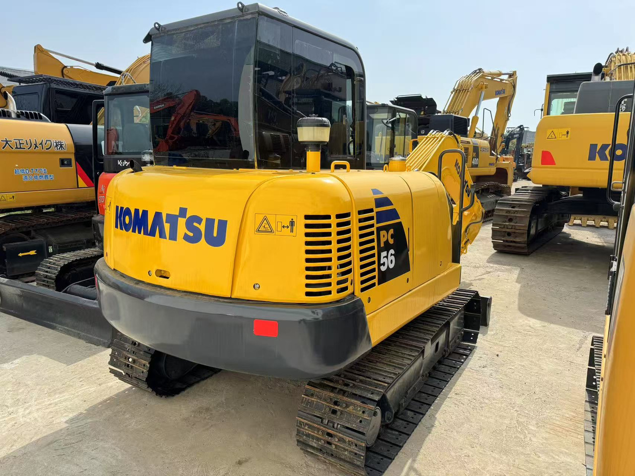 Mini excavator KOMATSU PC56-7: picture 1