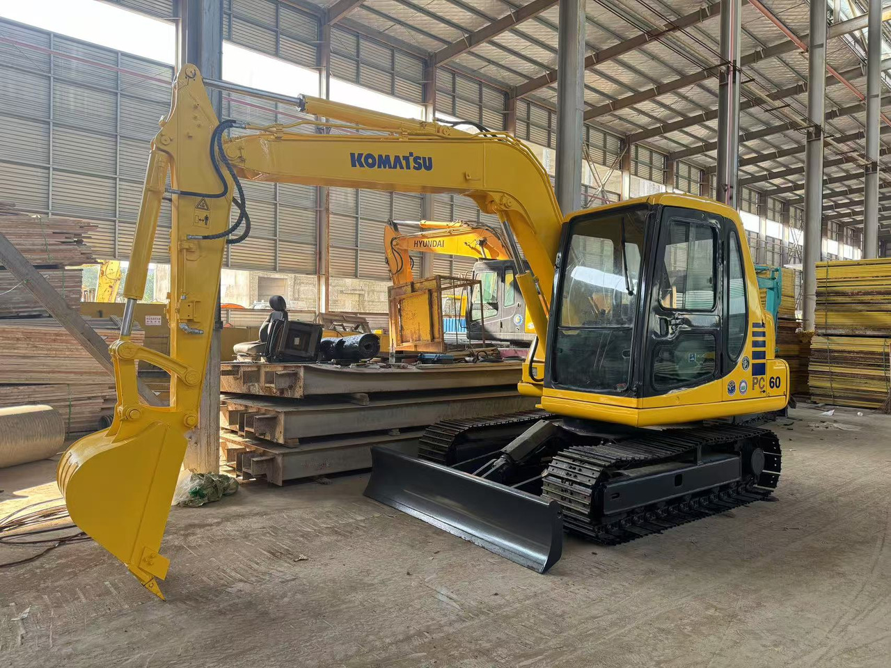 KOMATSU PC60-7 PC60 - Mini excavator: picture 1 KOMATSU PC60-7 PC60 - Mini excavator: picture 1