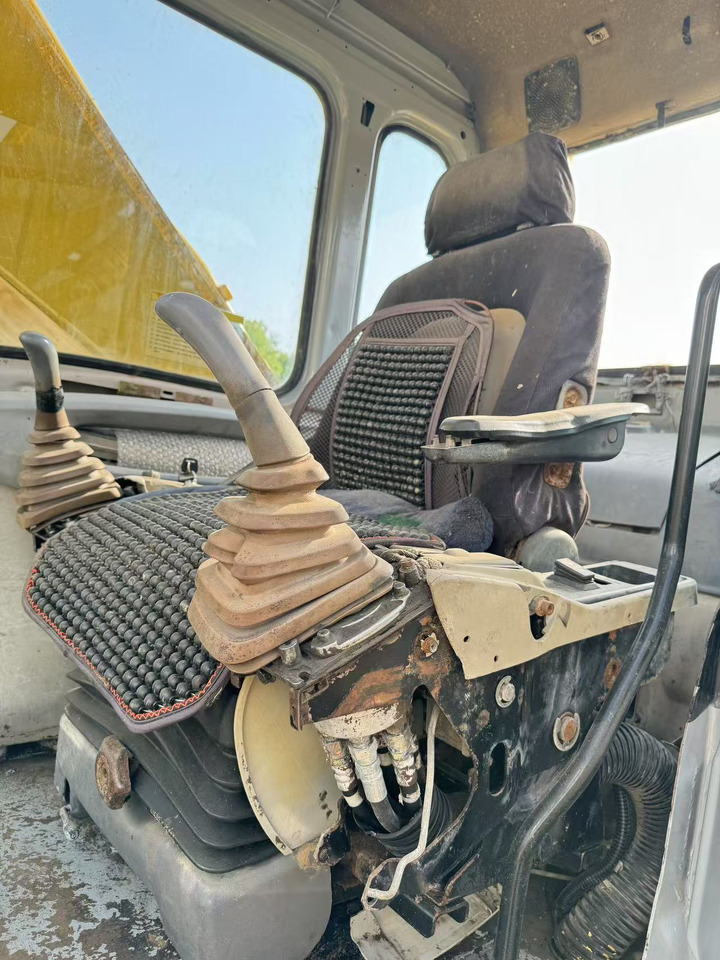 SUMITOMO SH200 - Crawler excavator: picture 5 SUMITOMO SH200 - Crawler excavator: picture 5