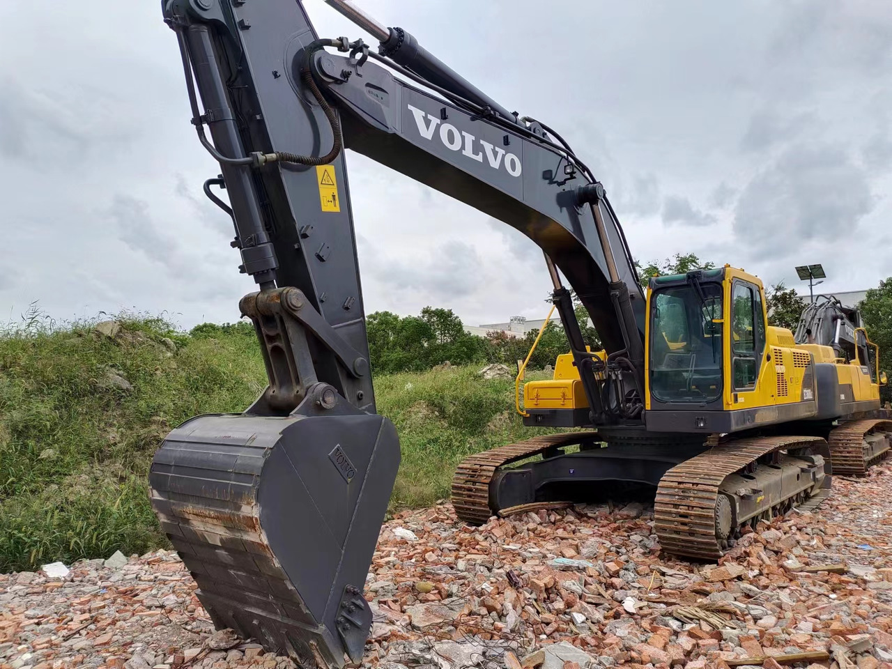 Crawler excavator VOLVO EC360: picture 9
