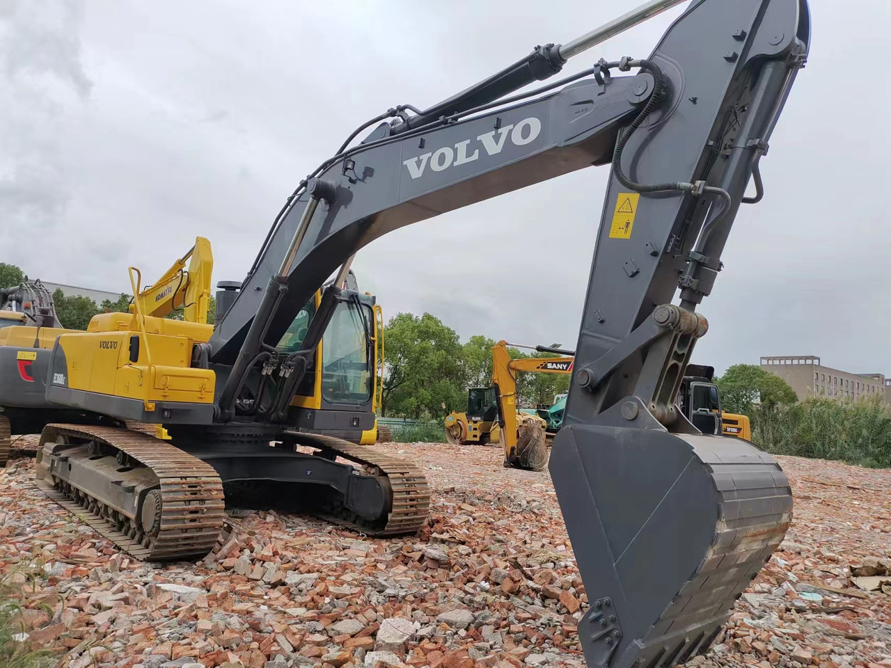 Crawler excavator VOLVO EC360: picture 10