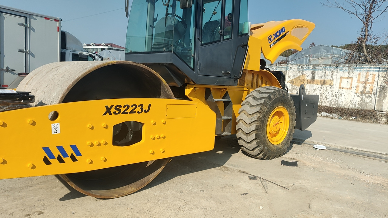 XCMG XS223J - Road roller: picture 3 XCMG XS223J - Road roller: picture 3