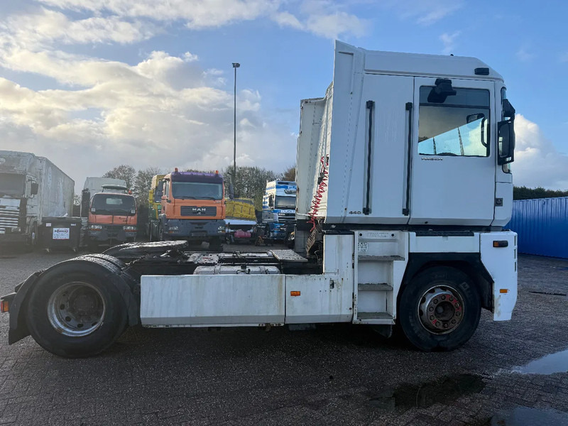 Renault Magnum 440 Tractor unit - Tractor truck: picture 5 Renault Magnum 440 Tractor unit - Tractor truck: picture 5