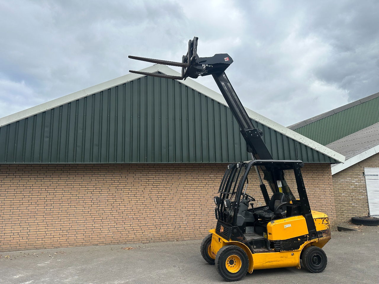 JCB TLT 2.5D TLT 2,5D - Forklift: picture 1 JCB TLT 2.5D TLT 2,5D - Forklift: picture 1