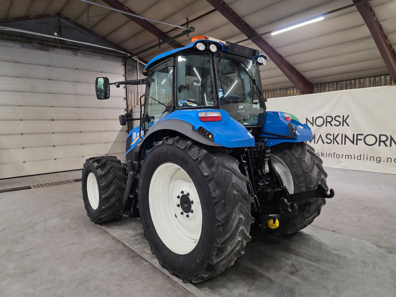 New Holland T5.115 EC - Farm tractor: picture 3 New Holland T5.115 EC - Farm tractor: picture 3