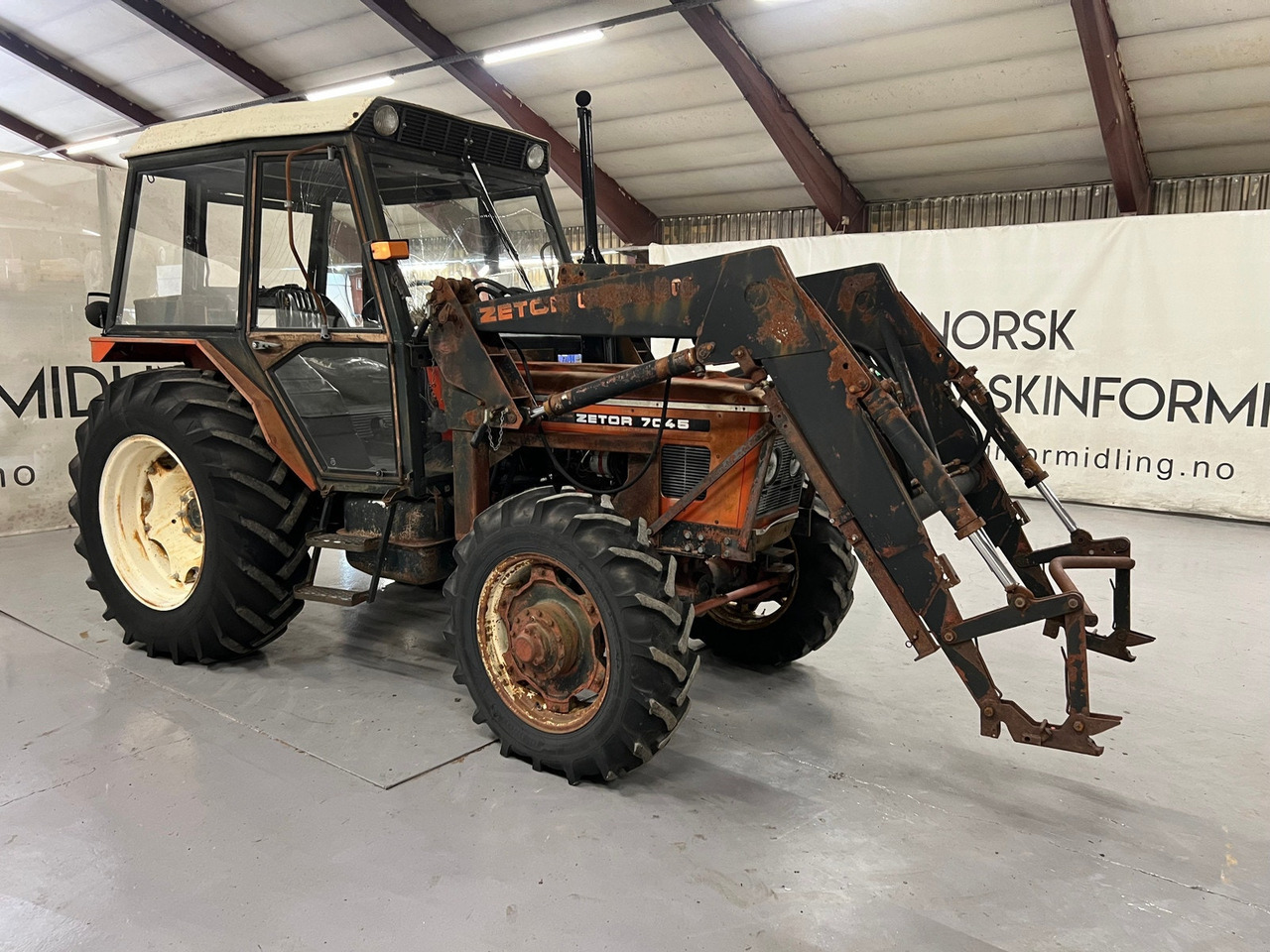 Zetor 7045 (Redusert moms) - Farm tractor: picture 5 Zetor 7045 (Redusert moms) - Farm tractor: picture 5