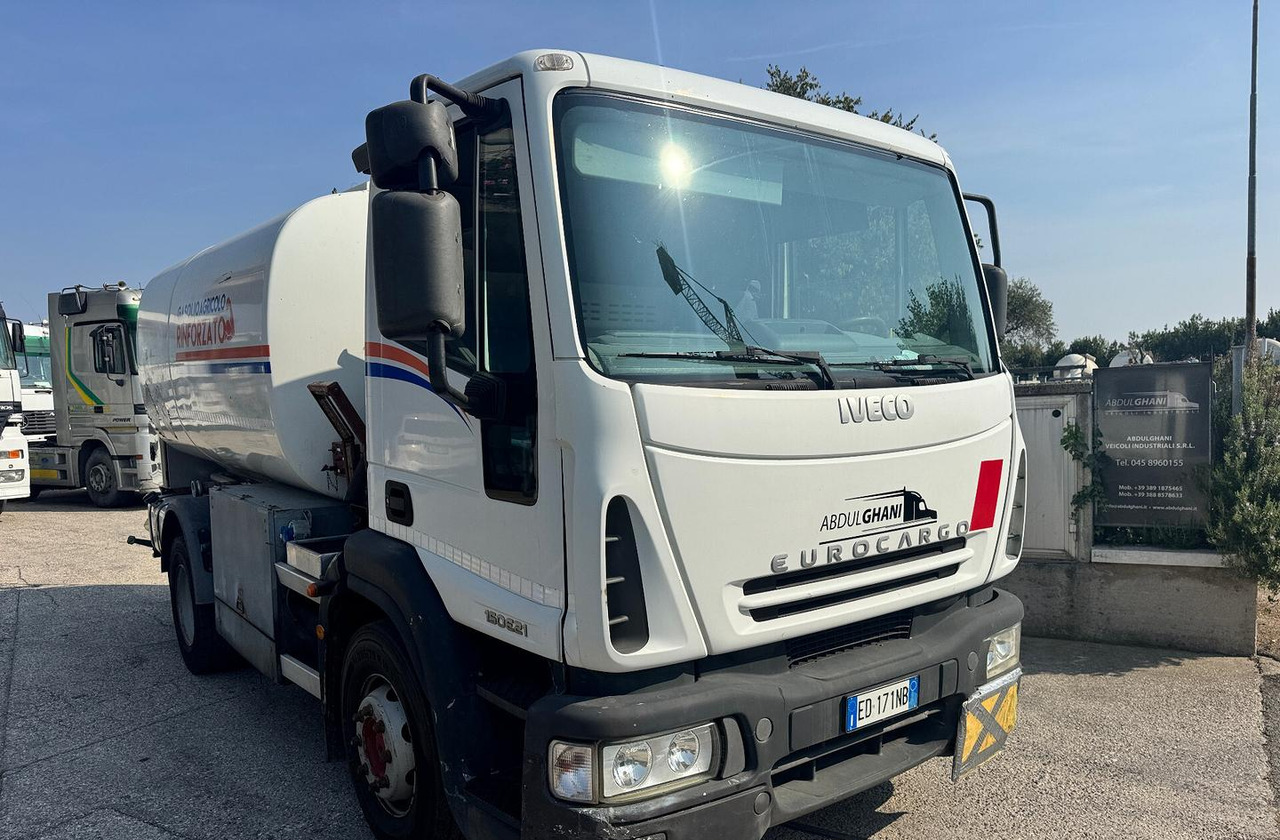 Iveco Eurocargo 150E21 Cisterna carburante - Tanker truck: picture 1 Iveco Eurocargo 150E21 Cisterna carburante - Tanker truck: picture 1