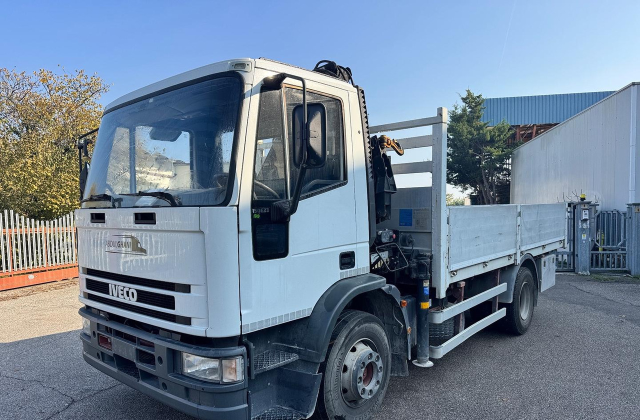 Iveco Eurocargo 150E23 con Gru HIAB - Dropside/ Flatbed truck, Crane truck: picture 1 Iveco Eurocargo 150E23 con Gru HIAB - Dropside/ Flatbed truck, Crane truck: picture 1