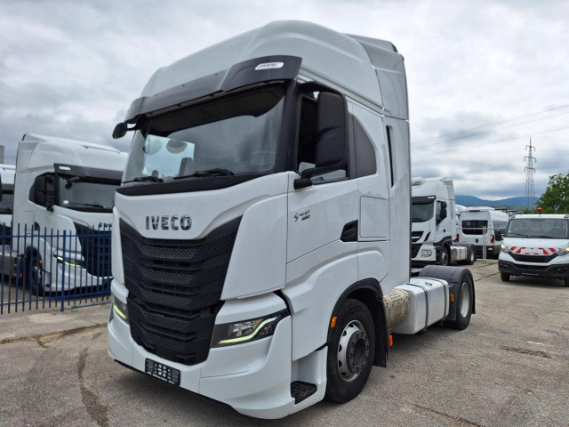 IVECO Massif ne postoji - Tractor truck: picture 1 IVECO Massif ne postoji - Tractor truck: picture 1