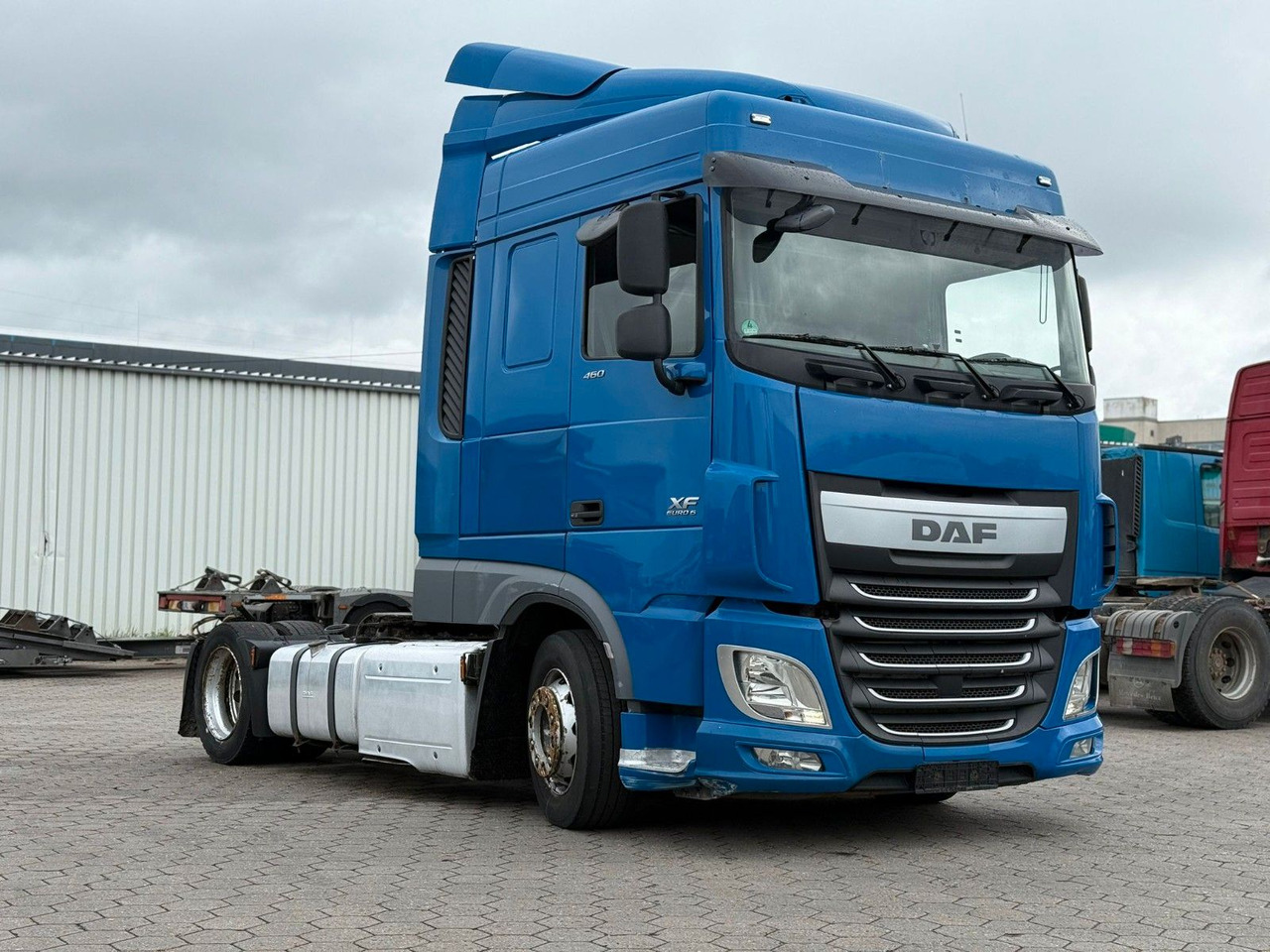 DAF XF 460 Low +Retarter+2xTank - Tractor truck: picture 3 DAF XF 460 Low +Retarter+2xTank - Tractor truck: picture 3