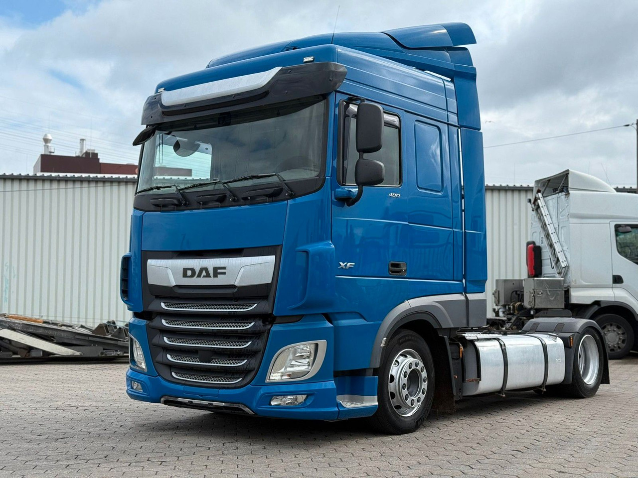 DAF XF 480 Low +Retarter+2xTank - Tractor truck: picture 1 DAF XF 480 Low +Retarter+2xTank - Tractor truck: picture 1