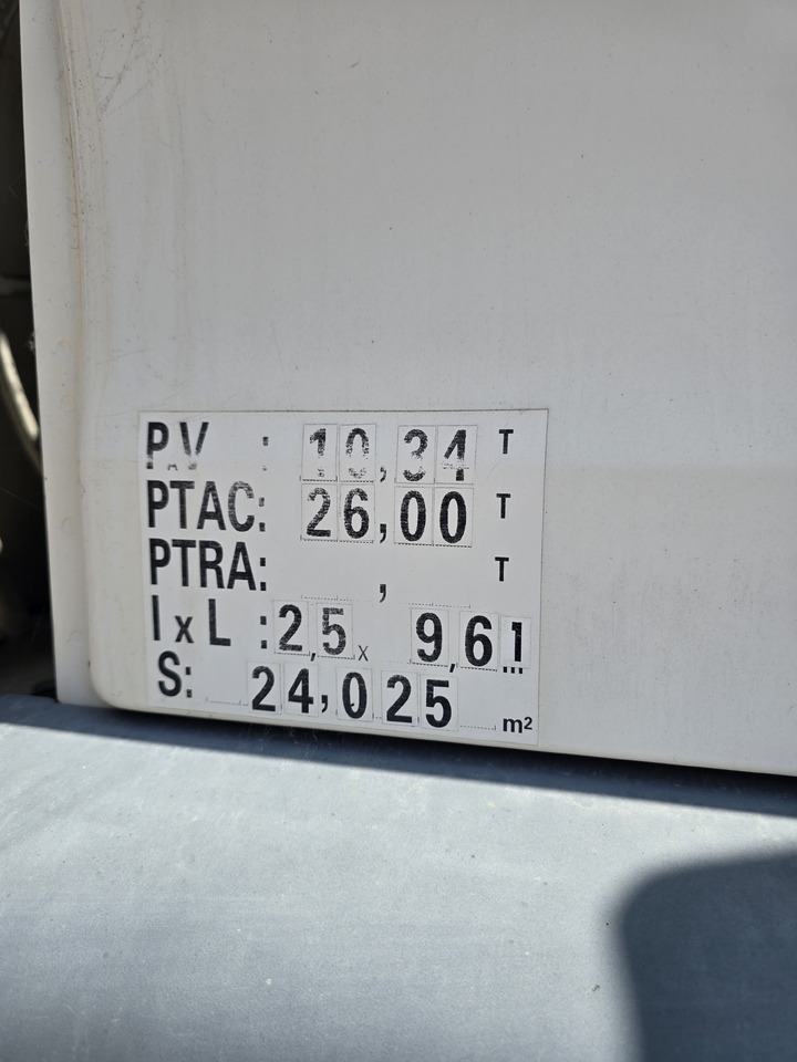 MAN TGA 26-320 - Tanker truck: picture 2 MAN TGA 26-320 - Tanker truck: picture 2
