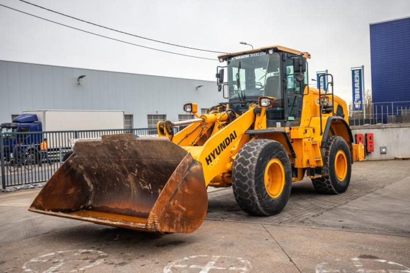 Hyundai HL955XT - Wheel loader: picture 1 Hyundai HL955XT - Wheel loader: picture 1