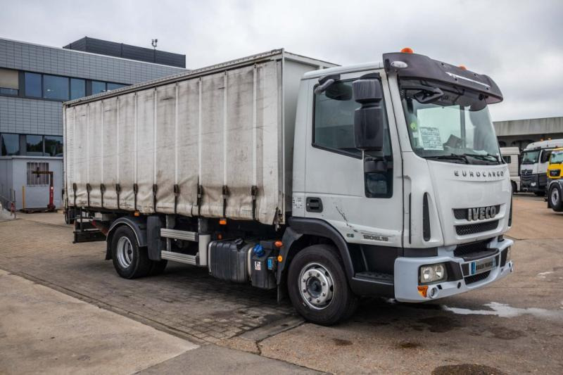 Iveco EUROCARGO 120EL19 - Curtain side truck: picture 2 Iveco EUROCARGO 120EL19 - Curtain side truck: picture 2