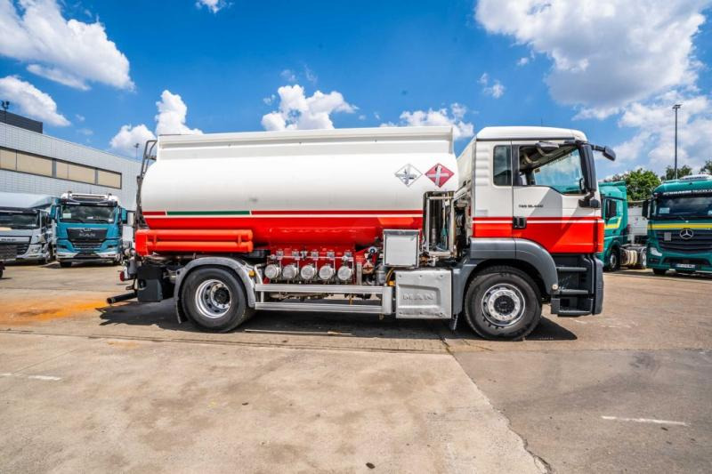 MAN TGS 18.400 BL+MAGYAR 13.500L / 5 COMP - Tanker truck: picture 3 MAN TGS 18.400 BL+MAGYAR 13.500L / 5 COMP - Tanker truck: picture 3