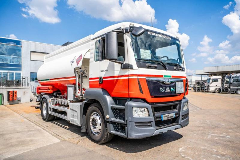 MAN TGS 18.400 // CUVE ALU MAGYAR 13.500L + 5 COMP - Tanker truck: picture 2 MAN TGS 18.400 // CUVE ALU MAGYAR 13.500L + 5 COMP - Tanker truck: picture 2