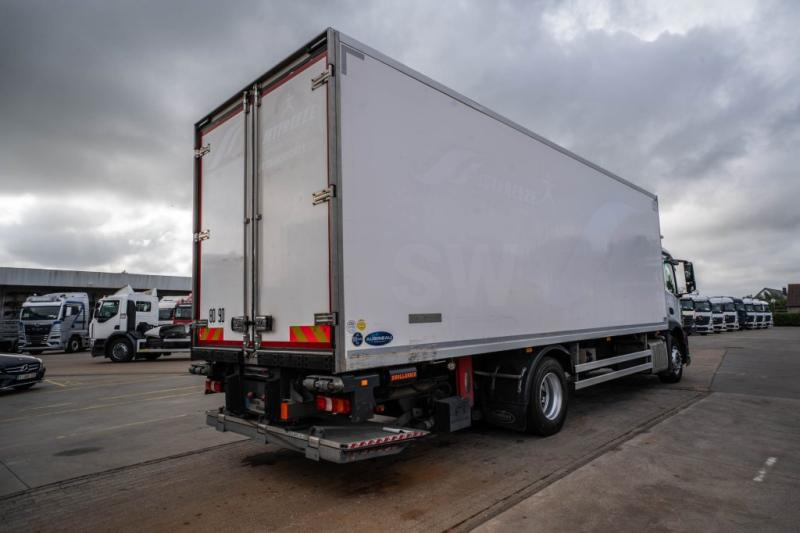 Mercedes ANTOS 1833 L +CARRIER SUPRA MULTI 1250Mt+DHOLLANDIA 2.5T. - Refrigerator truck: picture 4 Mercedes ANTOS 1833 L +CARRIER SUPRA MULTI 1250Mt+DHOLLANDIA 2.5T. - Refrigerator truck: picture 4