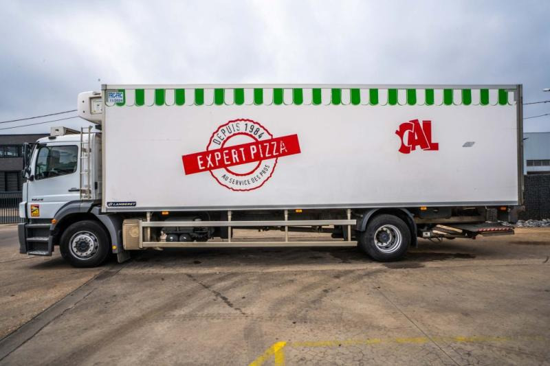 Refrigerator truck Mercedes AXOR 1824 +CARRIER SUPRA 950 Mt + HAYON: picture 6