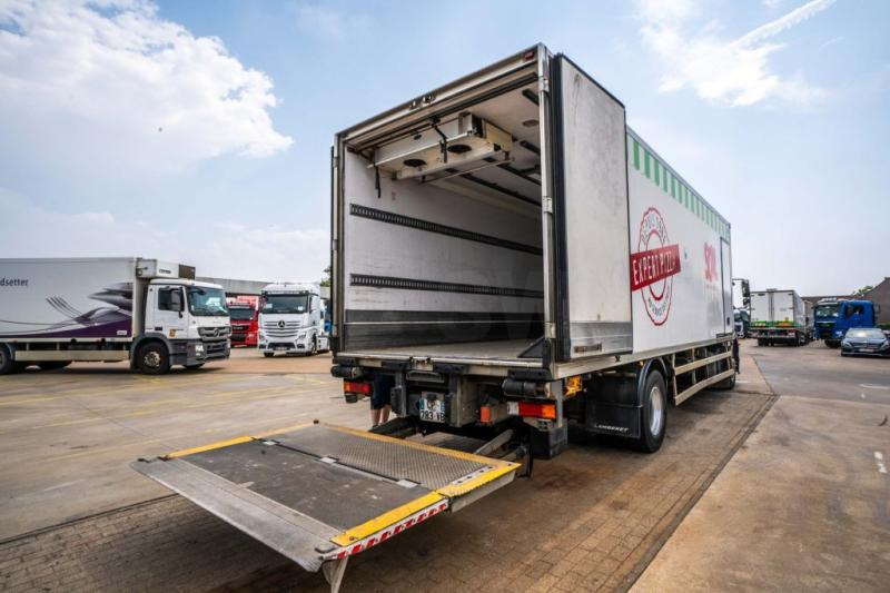 Refrigerator truck Mercedes AXOR 1824 +CARRIER SUPRA 950 Mt + HAYON: picture 9