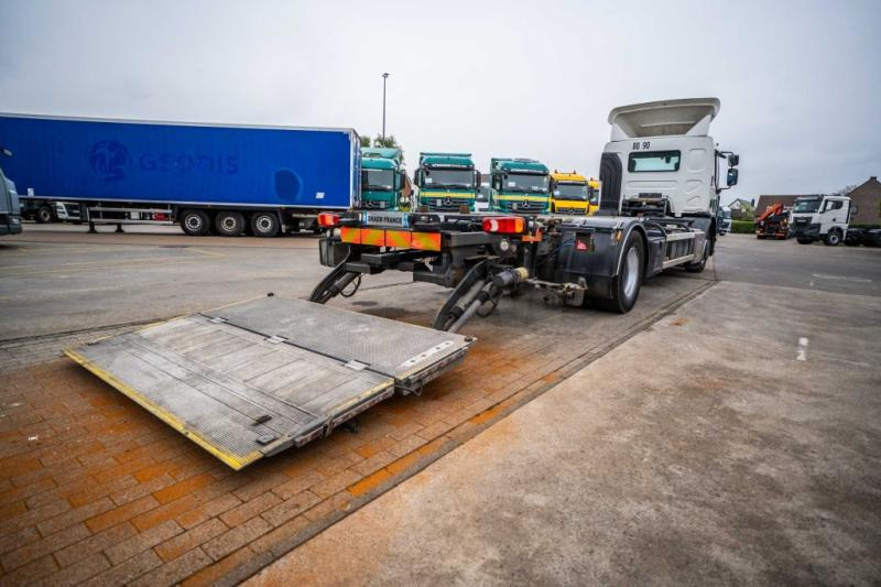 Renault D WIDE 380 DXI+DHOLLANDIA 1.5 T - Container transporter/ Swap body truck: picture 5 Renault D WIDE 380 DXI+DHOLLANDIA 1.5 T - Container transporter/ Swap body truck: picture 5
