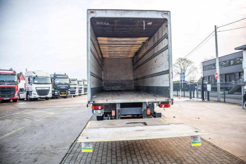 Renault MIDLUM 270 DXI (18t.)+DHOLLANDIA 2T. - Box truck: picture 4 Renault MIDLUM 270 DXI (18t.)+DHOLLANDIA 2T. - Box truck: picture 4