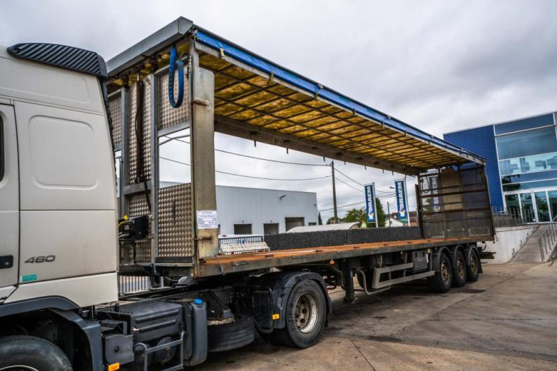Lecitrailer VOLAILLE/GEFLÛGEL/POULTRY+TOIT REHAUSSABLE ( chariot embarquer ) - Semi-trailer: picture 1 Lecitrailer VOLAILLE/GEFLÛGEL/POULTRY+TOIT REHAUSSABLE ( chariot embarquer ) - Semi-trailer: picture 1