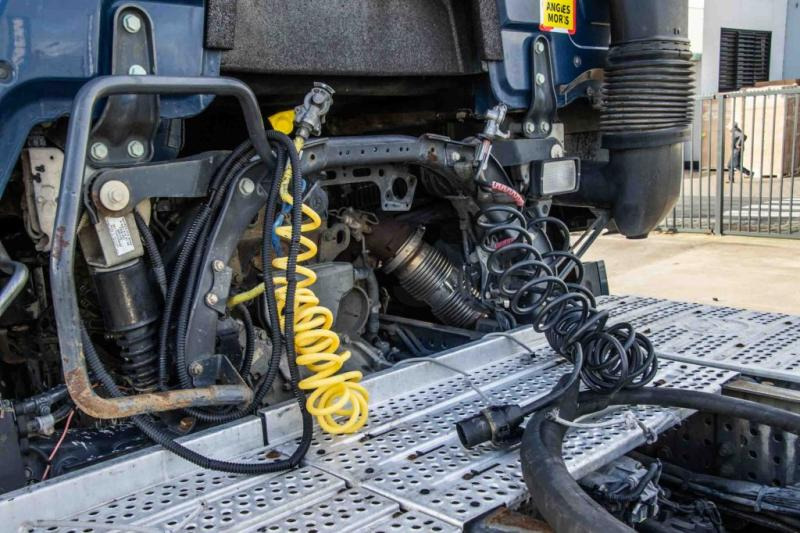 Mercedes ACTROS 1843 LS+E6+HYDRAULIQUE - Tractor truck: picture 5 Mercedes ACTROS 1843 LS+E6+HYDRAULIQUE - Tractor truck: picture 5