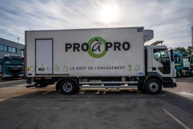 Volvo FL 240(16t)+CARRIER SUPRA 750+DHOLLANDIA 2T. - Refrigerator truck: picture 3 Volvo FL 240(16t)+CARRIER SUPRA 750+DHOLLANDIA 2T. - Refrigerator truck: picture 3